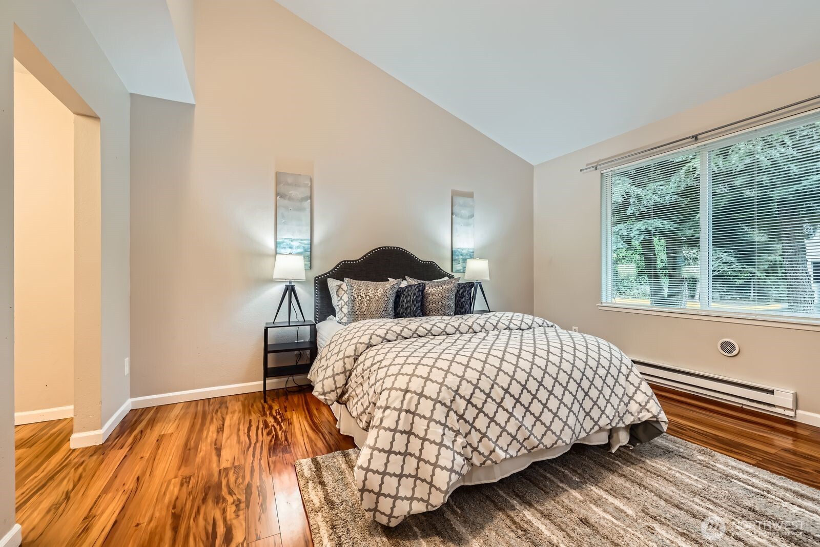 20301 19th Avenue NE Shoreline WA 98155