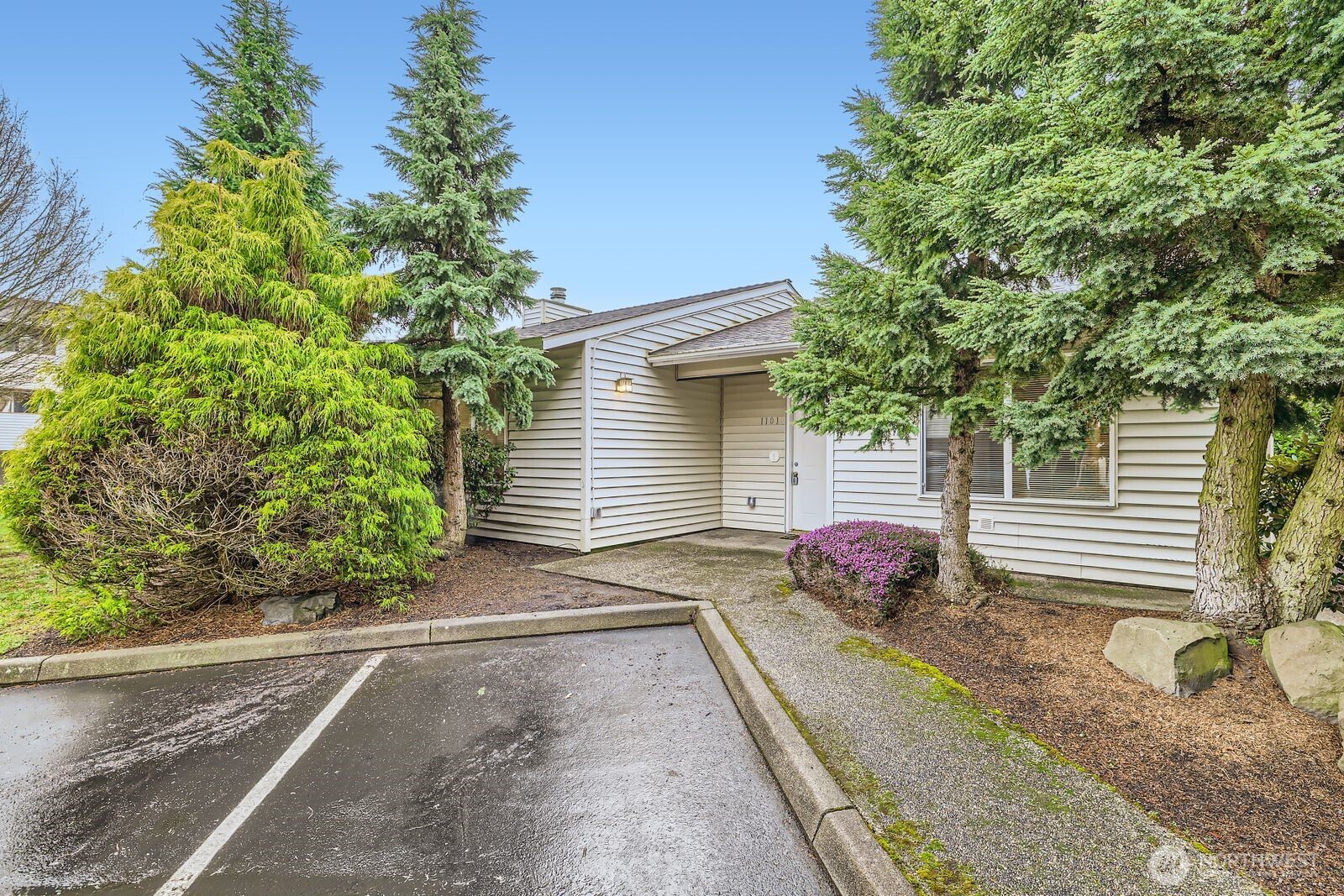 20301 19th Avenue NE Shoreline WA 98155