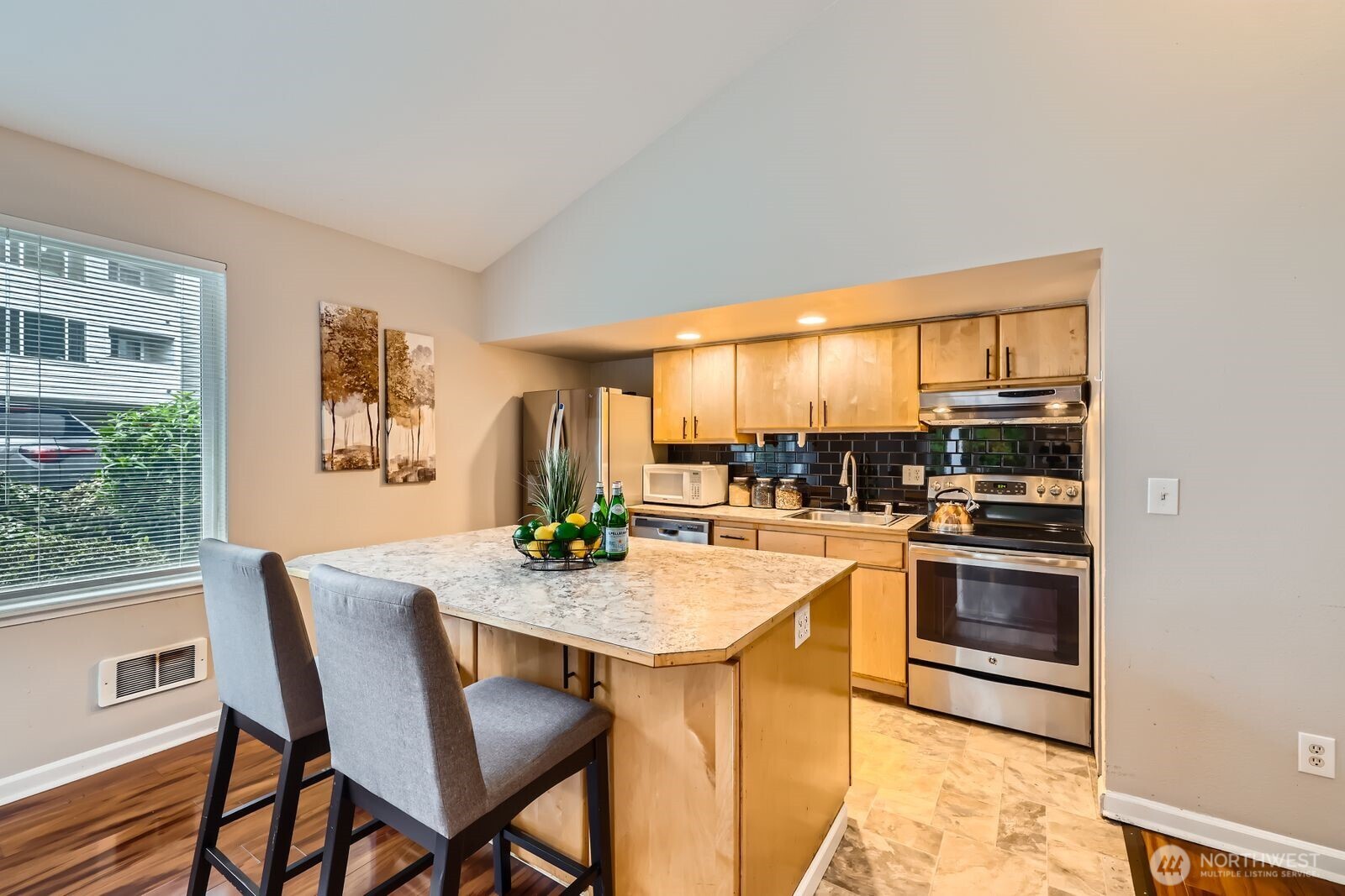 20301 19th Avenue NE Shoreline WA 98155