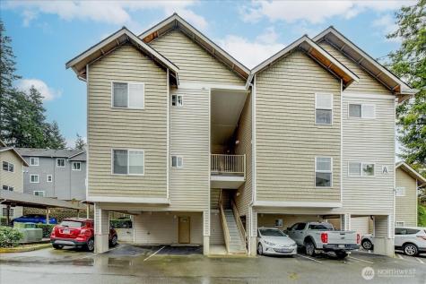 5809 Highway Place Street NE Everett WA 98203