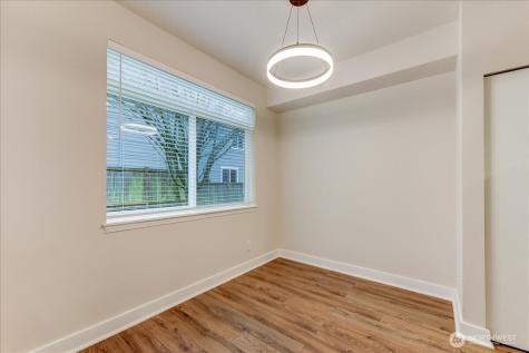 5809 Highway Place Street NE Everett WA 98203
