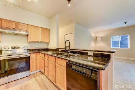 5809 Highway Place Street NE Everett WA 98203