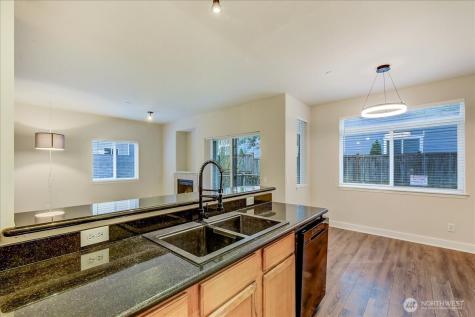 5809 Highway Place Street NE Everett WA 98203