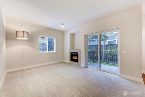 5809 Highway Place Street NE Everett WA 98203