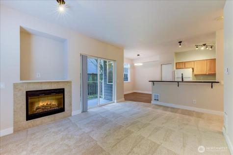 5809 Highway Place Street NE Everett WA 98203