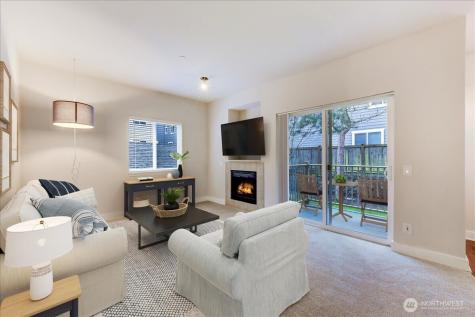 5809 Highway Place Street NE Everett WA 98203