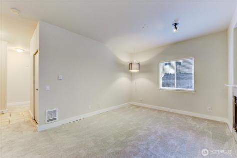 5809 Highway Place Street NE Everett WA 98203