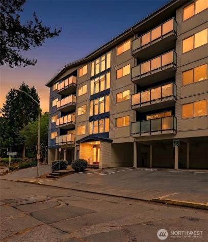 3711 26th Place W Seattle WA 98199