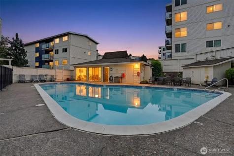 3711 26th Place W Seattle WA 98199