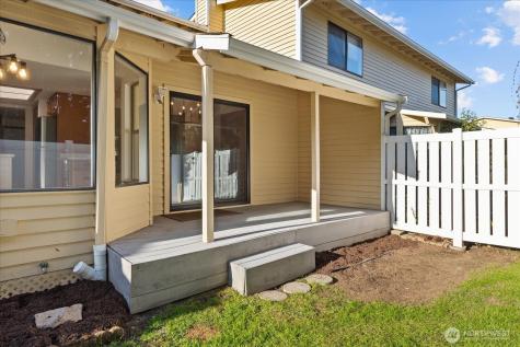 1935 F Street SE Auburn WA 98002