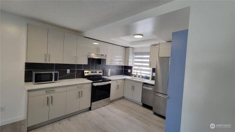 8823 Holly Drive Everett WA 98208