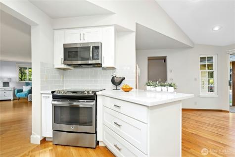15865 Northup Way Bellevue WA 98008