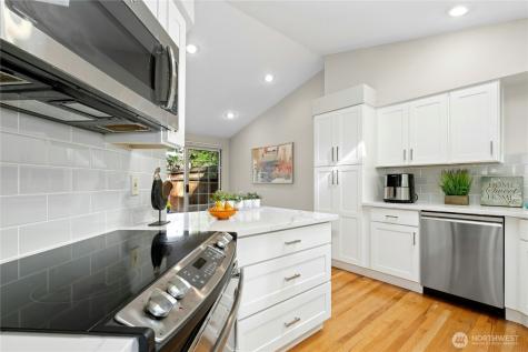 15865 Northup Way Bellevue WA 98008