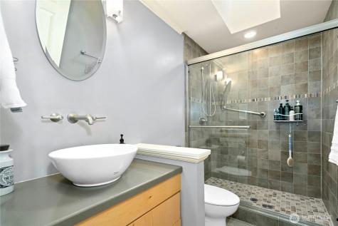 15865 Northup Way Bellevue WA 98008