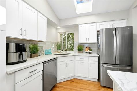 15865 Northup Way Bellevue WA 98008
