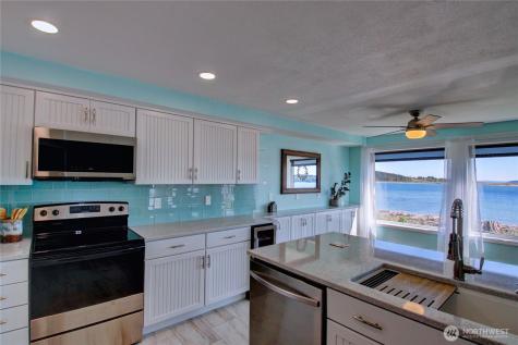 747 SE Bayshore Drive Oak Harbor WA 98277
