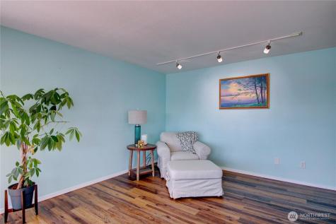 747 SE Bayshore Drive Oak Harbor WA 98277