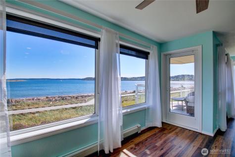 747 SE Bayshore Drive Oak Harbor WA 98277