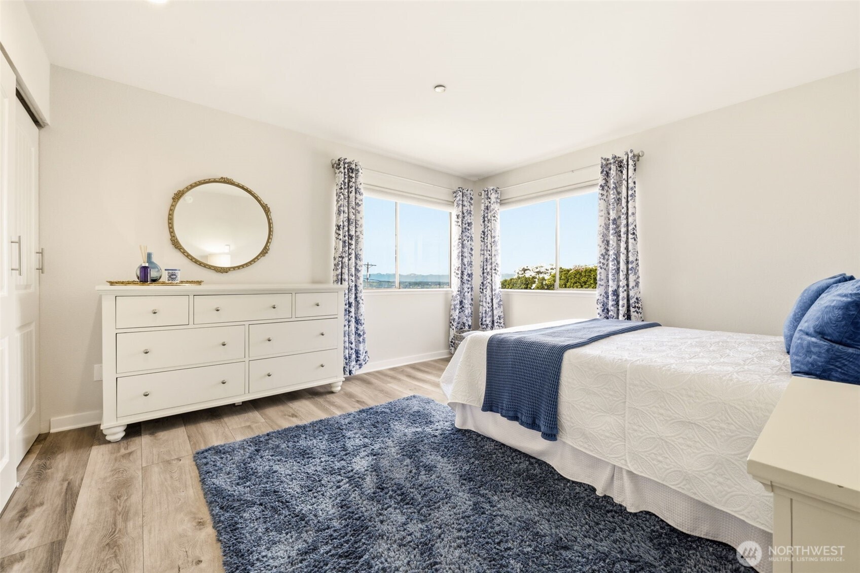 1902 Bridgeport Way W University Place WA 98466