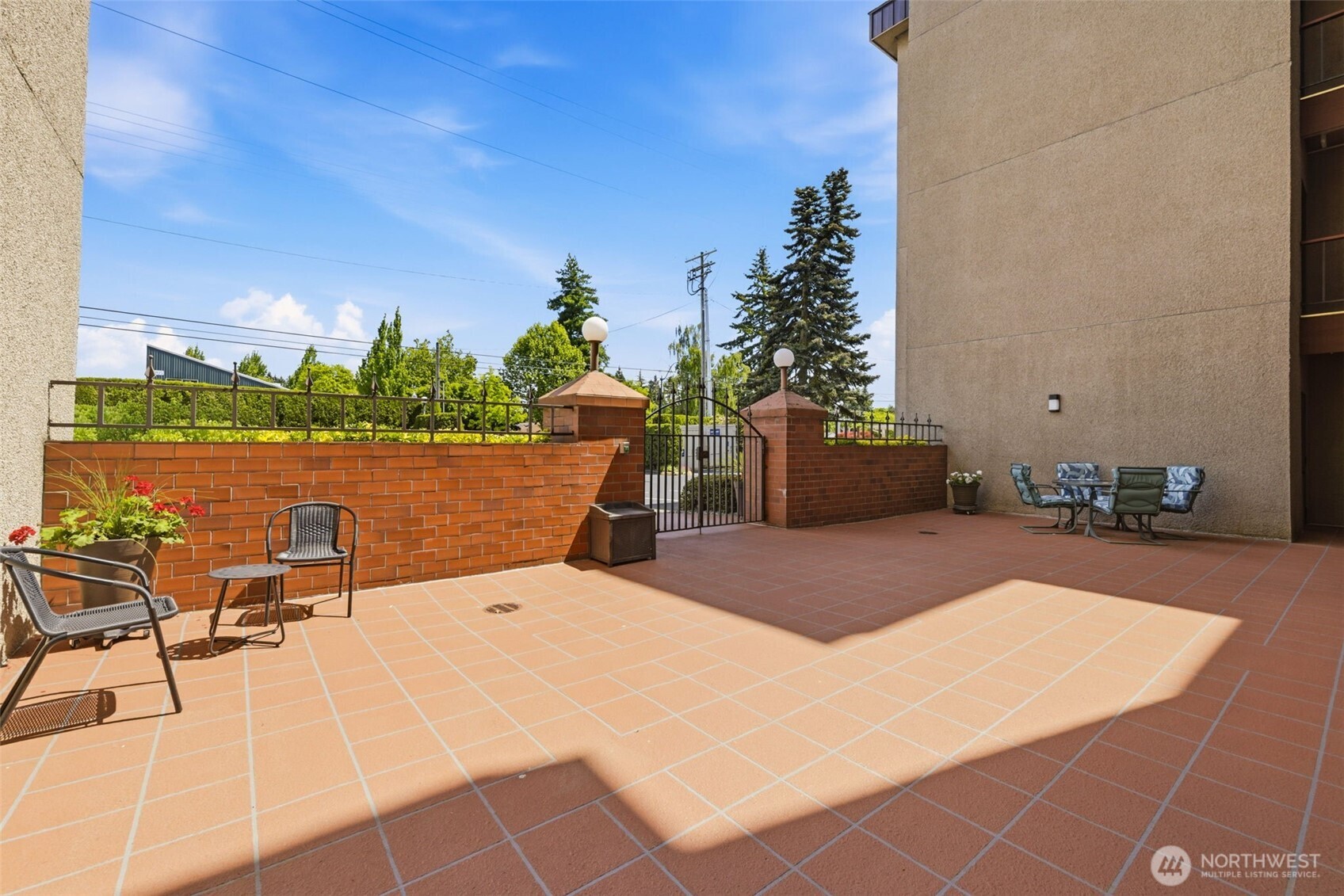 1902 Bridgeport Way W University Place WA 98466