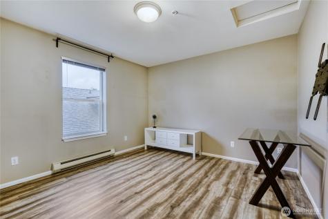 10511 Midvale Avenue N Seattle WA 98133