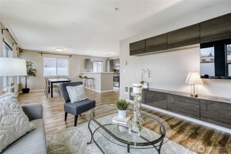 10511 Midvale Avenue N Seattle WA 98133