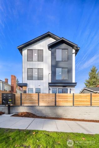 528 72ND Seattle WA 98103