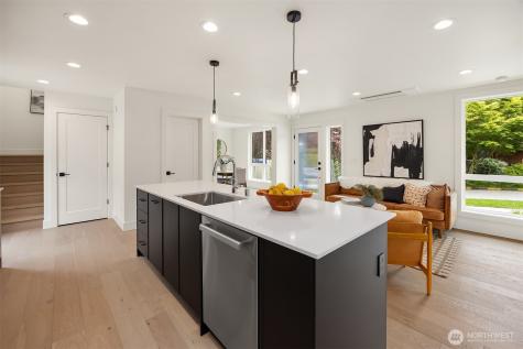 104 NE 44th Street Seattle WA 98105