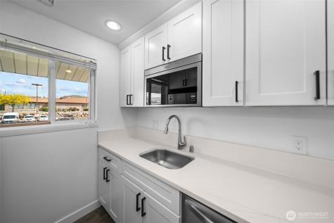 100 Simon Street East Wenatchee WA 98802