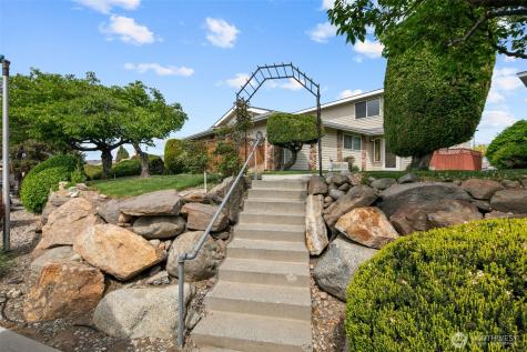 100 Simon Street East Wenatchee WA 98802