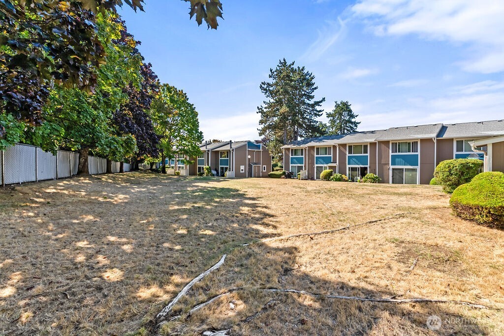 25416 106th Avenue NW Kent WA 98030