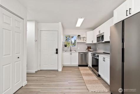 25416 106th Avenue NW Kent WA 98030