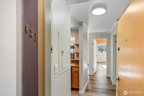 19428 Aurora Avenue N Shoreline WA 98133