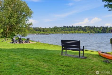 9201 NE Juanita Drive Kirkland WA 98034