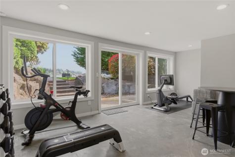 9201 NE Juanita Drive Kirkland WA 98034