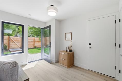 326 NW 80th Street Seattle WA 98117
