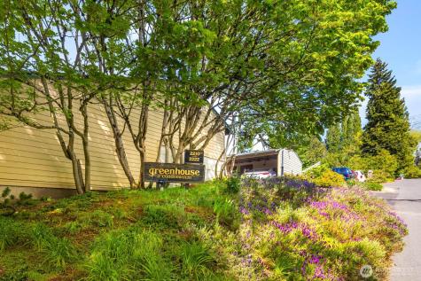 2210 NE 92nd Street Seattle WA 98115