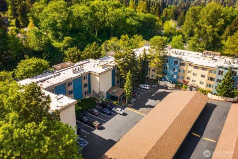 2210 NE 92nd Street Seattle WA 98115