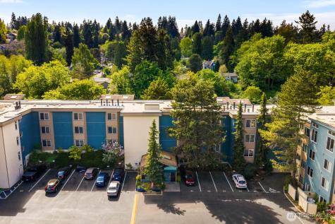 2210 NE 92nd Street Seattle WA 98115