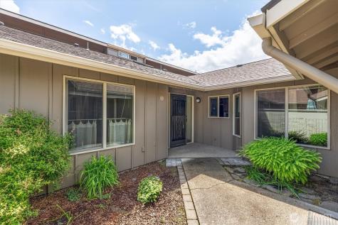 605 Peardale Lane Longview WA 98632