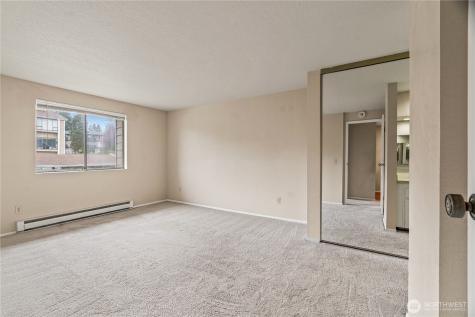 1319 S Puget Drive Renton WA 98055