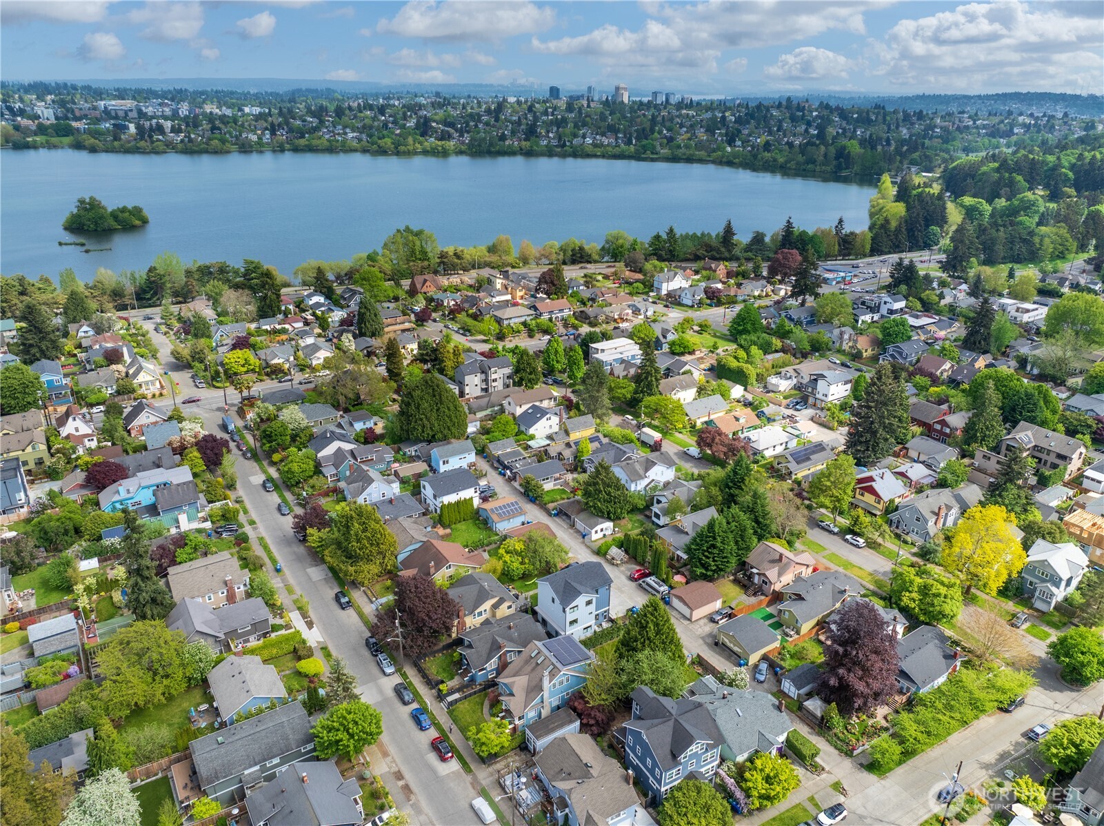 713 N 70th Street Seattle WA 98103