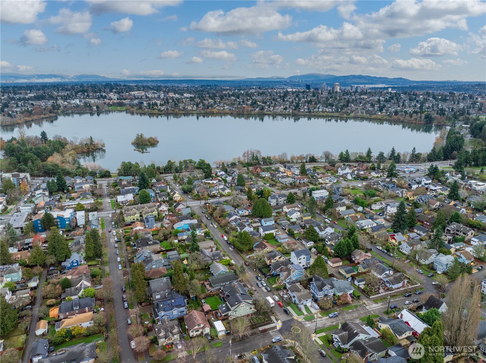 713 N 70th Street Seattle WA 98103