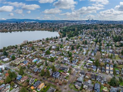 713 N 70th Street Seattle WA 98103