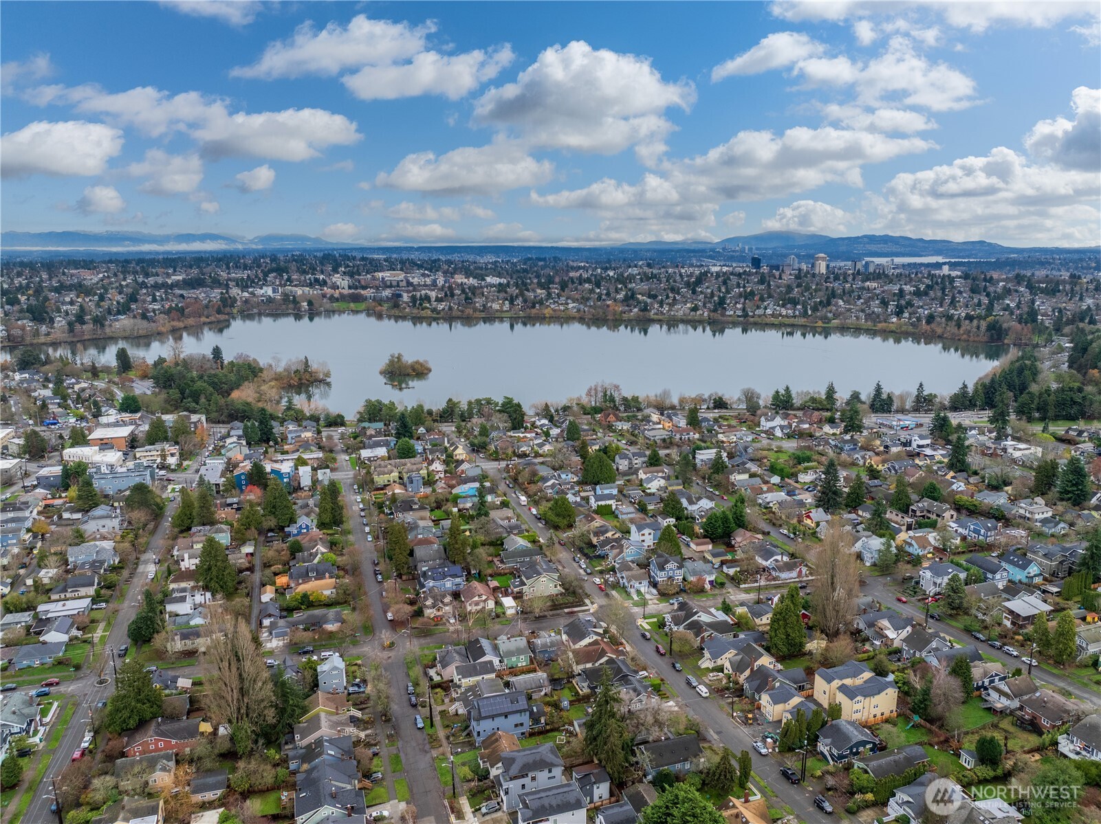 713 N 70th Street Seattle WA 98103