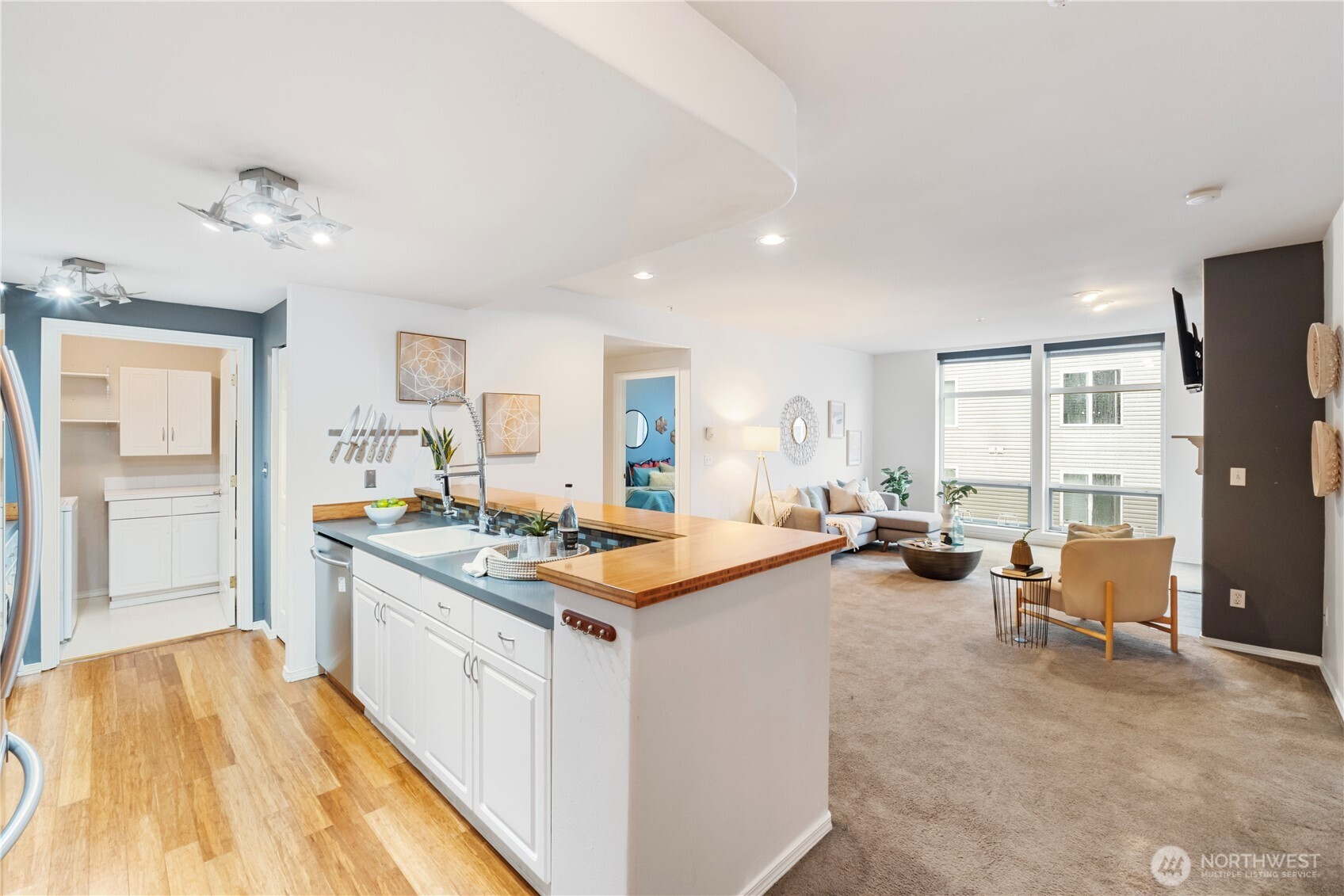 3221 SW Avalon Way Seattle WA 98126