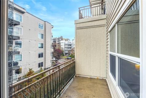 3221 SW Avalon Way Seattle WA 98126