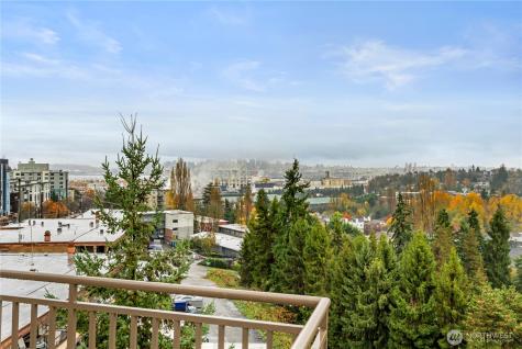 3221 SW Avalon Way Seattle WA 98126