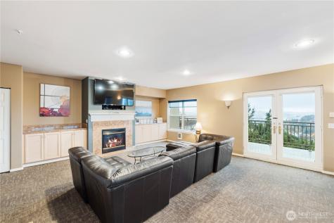 3221 SW Avalon Way Seattle WA 98126