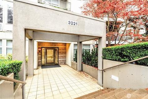 3221 SW Avalon Way Seattle WA 98126